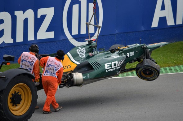 Formel 1 - Caterham Crash